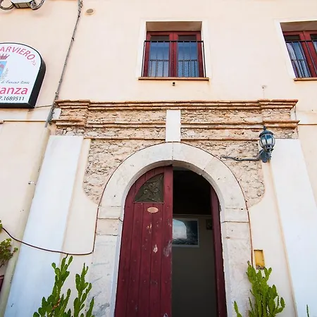 Alojamento de Acomodação e Pequeno-almoço Lo Sparviero 3*