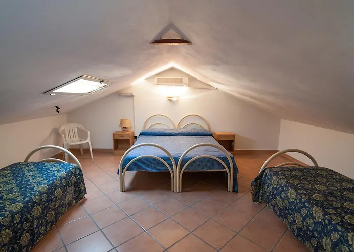 住宿加早餐酒店 Lo Sparviero 杰拉切